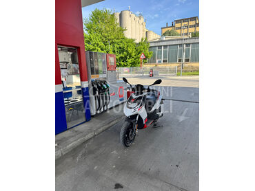 Aprilia SR 125, 1.700 €, 2013. , 125 cm3, 19.950 km, 7kW (10 KS), Scooter, Čačak