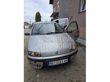 Fiat Punto Punto 1.2 START, 1.000 €, 2002. Kupe, Benzin | 1200 cm3, 354.187 km, 44kW (60 KS), Manuelni 5 brzina, 2/3 vrata, 5 sedišta, Beograd