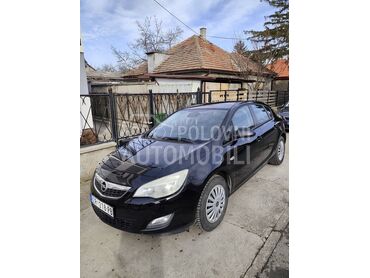Opel Astra J , 3.800 €, 2010. Hečbek, Dizel | 1686 cm3, 233.000 km, 81kW (110 KS), Manuelni 6 brzina, 4/5 vrata, 5 sedišta, Zrenjanin