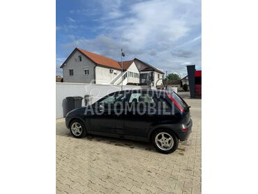 Opel Corsa C 1.2 COMFORT, 1.650 €, 2002. Hečbek, Benzin | 1199 cm3, 232.789 km, 55kW (75 KS), Manuelni 5 brzina, 4/5 vrata, 5 sedišta, Krčedin
