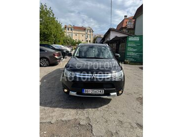 Mitsubishi Outlander 2,2 Di-D intense 4wd, 10.800 €, 2015. Džip/SUV, Dizel | 2268 cm3, 175.000 km, 110kW (150 KS), Automatski / poluautomatski, 4/5 vrata, 5 sedišta, Beograd