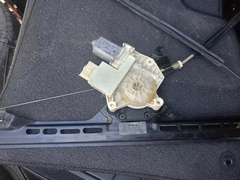 Motor podizaca prozora za Citroen C4 Grand Picasso, C4 Picasso od 2014. do 2019. god.