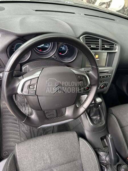 Komande na volanu za Citroen C4 od 2015. do 2018. god.