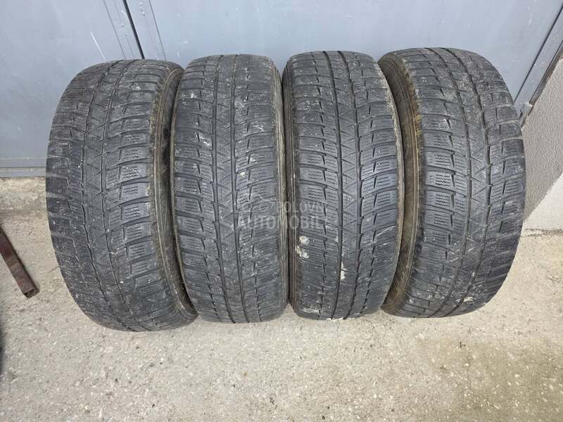 Firestone 185/60 R15 Zimska