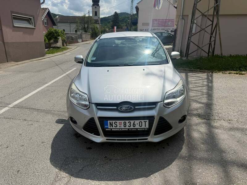 Ford Focus 2011 photo 2