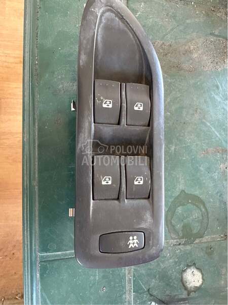 prekidac prozora za Renault Laguna od 2001. do 2004. god.