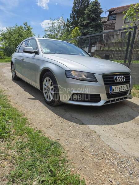 Audi A4 2011 photo 2