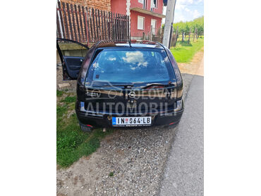 Opel Corsa C 1,2 twin port, 2.100 €, 2005. Hečbek, Benzin | 1229 cm3, 103.737 km, 59kW (80 KS), Manuelni 5 brzina, 4/5 vrata, 5 sedišta, Beška