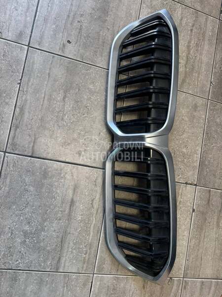 maska orginalna za BMW Serija 3 od 2022. do 2024. god.