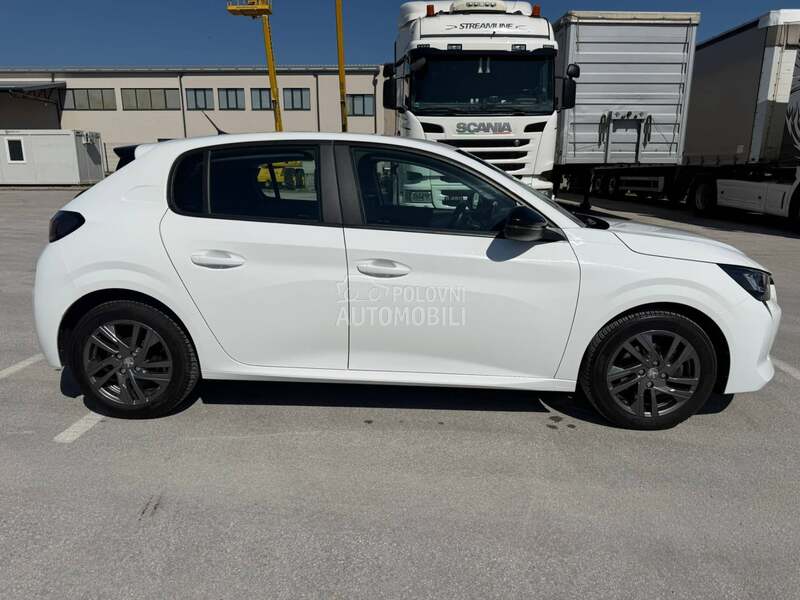 Peugeot 208 2022 photo 5