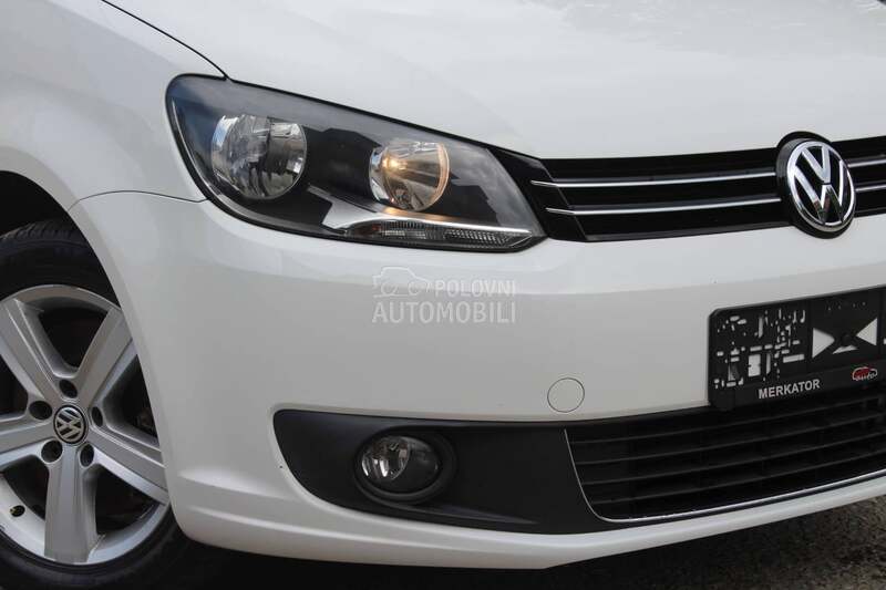 Volkswagen Touran 2012 photo 3