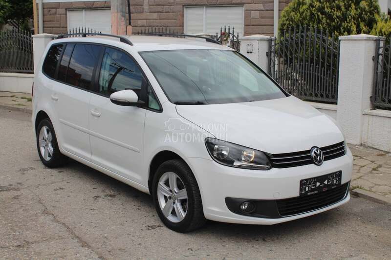 Volkswagen Touran 2012 photo 4