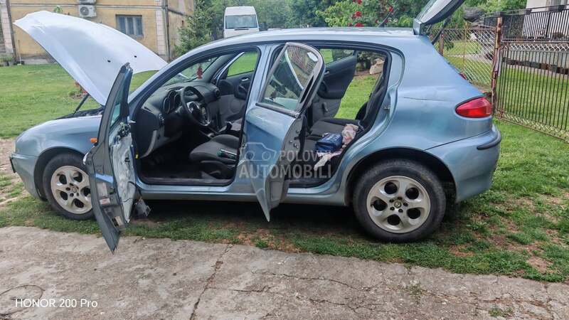 Delovi za Alfa Romeo 147 2002. god.
