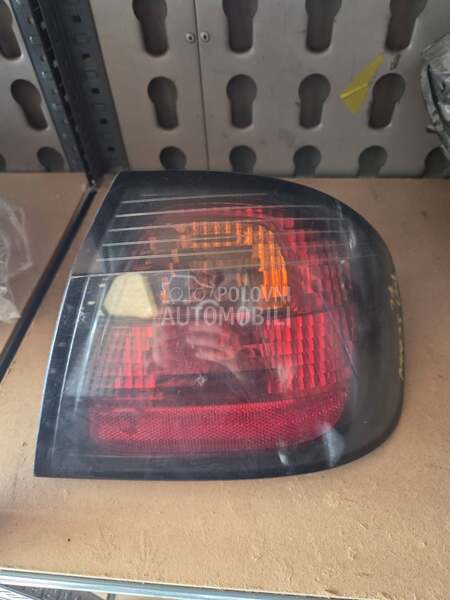stop lampa za Nissan Primera od 1999. do 2001. god.