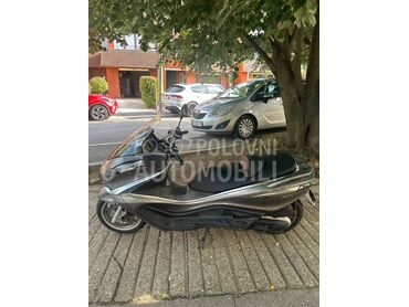 Piaggio X10 (može zamena), 3.200 €, 2013. , 350 cm3, 35.260 km, 24kW (33 KS), Scooter, Višnjička Banja