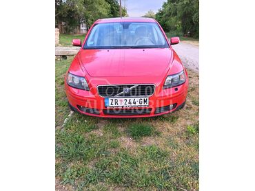 Volvo S40 2.4i (može zamena), 2.500 €, 2004. Limuzina, Benzin | 2435 cm3, 290.000 km, 125kW (170 KS), Automatski / poluautomatski, 4/5 vrata, 5 sedišta, Stari Lec