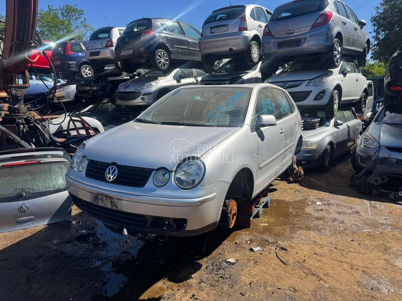 Volkswagen Polo 2002. god. -  kompletan auto u delovima