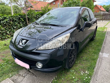 Peugeot 207 , 2.300 €, 2008. Hečbek, Benzin | 1360 cm3, 153.000 km, 54kW (73 KS), Manuelni 5 brzina, 2/3 vrata, 5 sedišta, Lazarevac