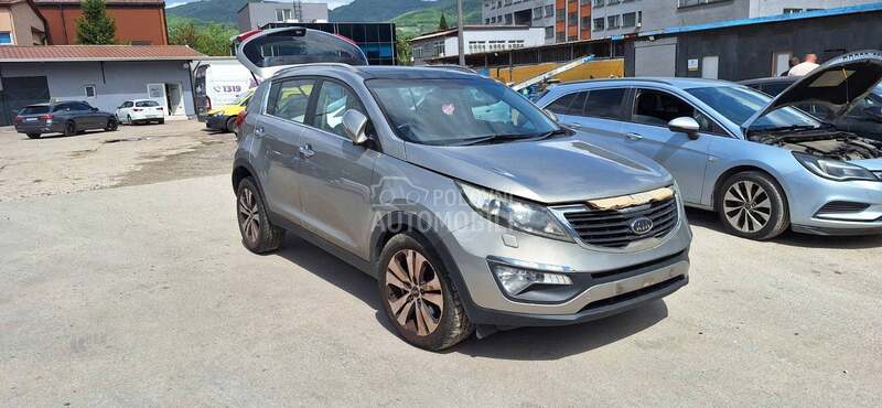 Kia Sportage 2011. god. -  kompletan auto u delovima