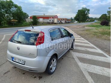 Fiat Grande Punto , 2.350 €, 2007. Hečbek, Dizel | 1248 cm3, 330.000 km, 55kW (75 KS), Manuelni 5 brzina, 4/5 vrata, 5 sedišta, Ljig