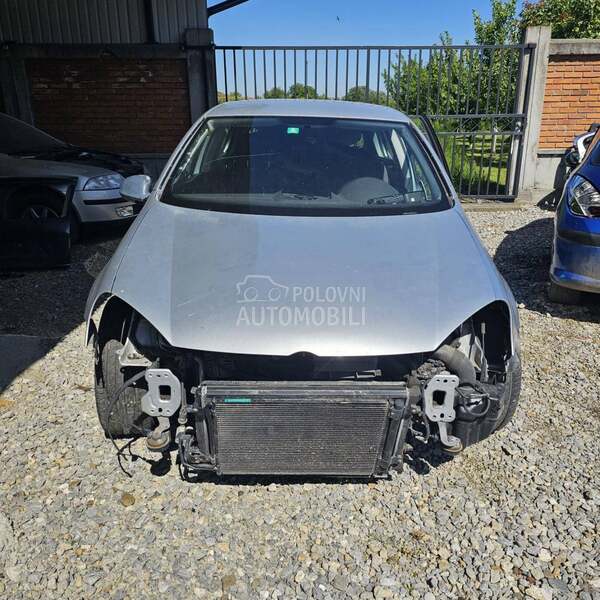 Volkswagen Golf 5 -  kompletan auto u delovima