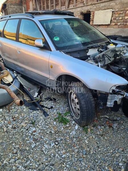 Audi A4 1999. god. -  kompletan auto u delovima