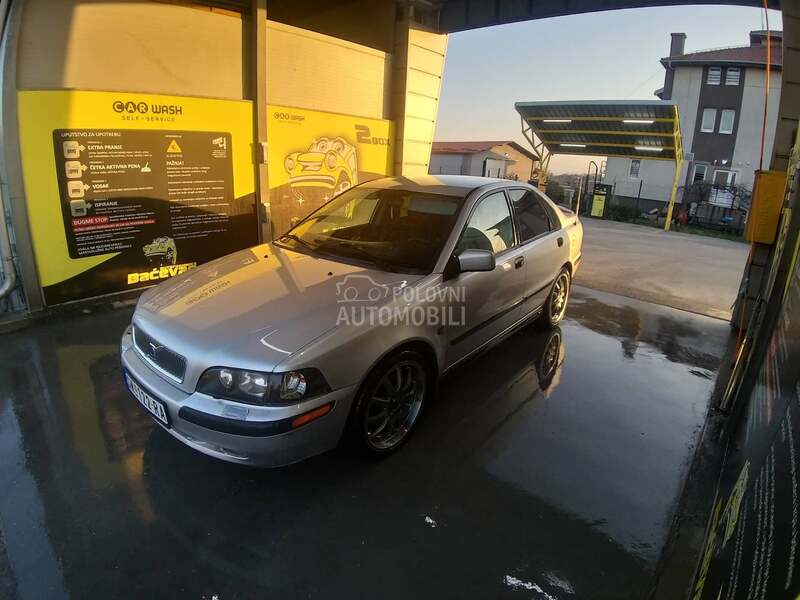 Delovi za Volvo V40 2000. god.