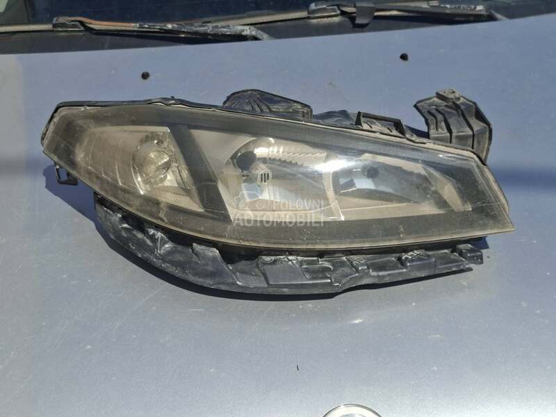 desni far za Renault Laguna