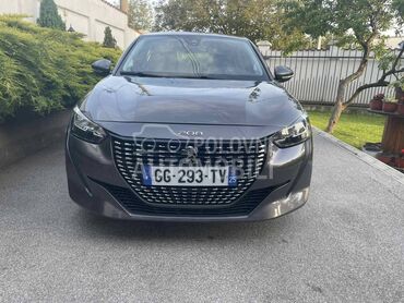 Peugeot 208 1,2 63000 K M, 9.800 €, 2022. Hečbek, Benzin | 1198 cm3, 63.450 km, 55kW (75 KS), Manuelni 5 brzina, 4/5 vrata, 5 sedišta, Beograd