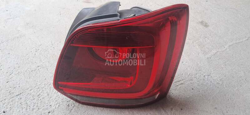 DESNA STOP LAMPA za Volkswagen Polo od 2009. do 2013. god.