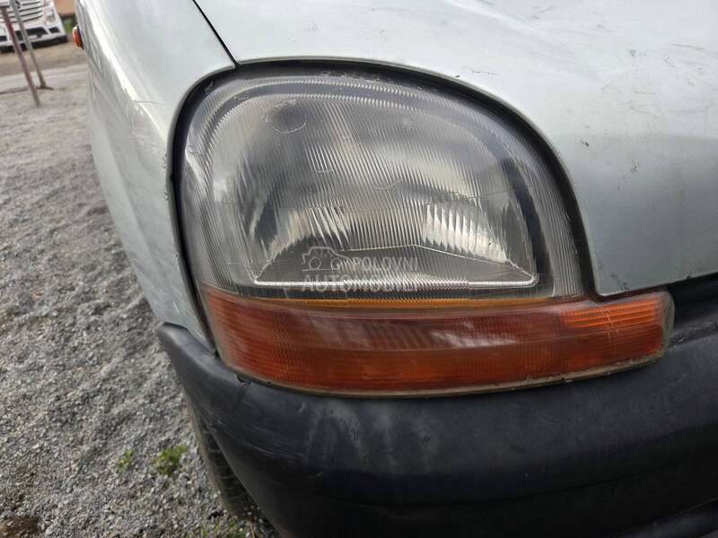 Desni Far za Renault Kangoo od 1998. do 2003. god.