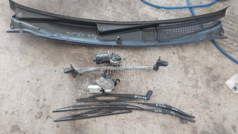 PLASTIKA ISPOD BRISACA za Fiat Stilo za 2005. god.