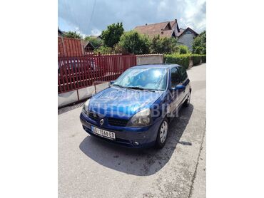 Renault Clio 1.4 16v, 800 €, 2001. Hečbek, Benzin + Gas (TNG) | 1390 cm3, 248.000 km, 72kW (98 KS), Manuelni 5 brzina, 2/3 vrata, 5 sedišta, Beograd