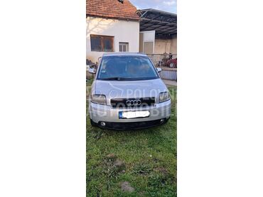 Audi A2 1.4 16v, 1.400 €, 2001. Hečbek, Benzin + Gas (TNG) | 1390 cm3, 263.229 km, 55kW (75 KS), Manuelni 5 brzina, 4/5 vrata, 5 sedišta, Niš