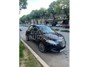 Lancia Ypsilon , 2.990 €, 2011. Hečbek, Benzin | 875 cm3, 180.000 km, 63kW (86 KS), Manuelni 5 brzina, 4/5 vrata, 5 sedišta, Bela Crkva