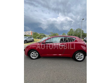 Alfa Romeo MiTo , 3.900 €, 2010. Hečbek, Benzin | 1368 cm3, 117.508 km, 77kW (105 KS), Manuelni 6 brzina, 2/3 vrata, 4 sedišta, Novi Beograd