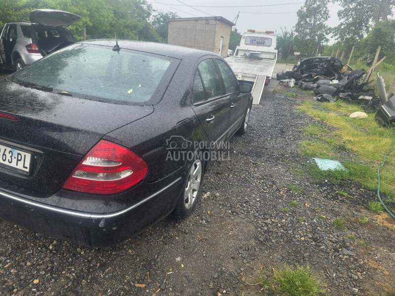 W211 Stop svetla Elegans za Mercedes Benz E Klasa od 2002. do 2006. god.