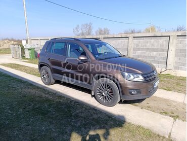Volkswagen Tiguan 2.0 (može zamena), 10.200 €, 2012. Džip/SUV, Dizel | 1968 cm3, 350.000 km, 81kW (110 KS), Manuelni 6 brzina, 4/5 vrata, 5 sedišta, Novi Sad