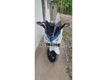 Honda FORZA, 3.800 €, 2017. , 125 cm3, 36.500 km, 11kW (15 KS), Scooter, Bor