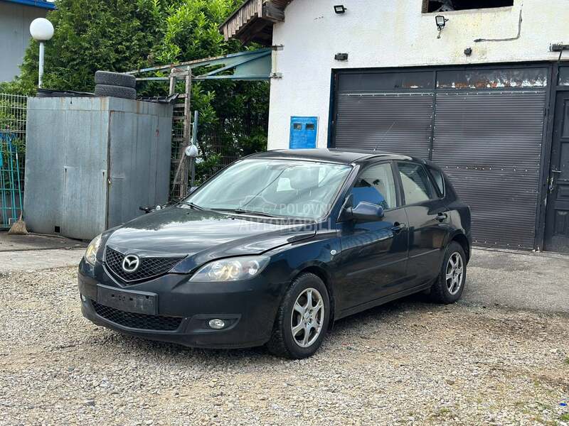 Mazda 3 -  kompletan auto u delovima