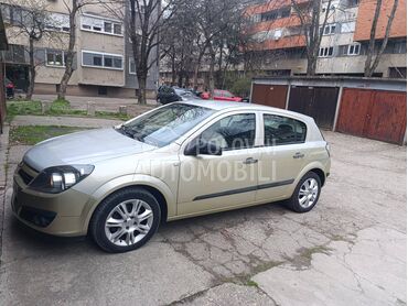 Opel Astra H 1.4 (može zamena), 1.600 €, 2004. Hečbek, Benzin | 1364 cm3, 283.366 km, 66kW (90 KS), Manuelni 5 brzina, 4/5 vrata, 5 sedišta, Zrenjanin