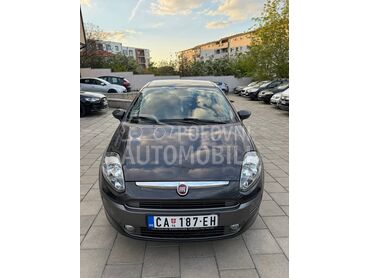 Fiat EVO PUNTO EVO, 2.650 €, 2009. Hečbek, Benzin | 1368 cm3, 220.000 km, 57kW (77 KS), Manuelni 5 brzina, 2/3 vrata, 5 sedišta, Beograd