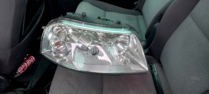 farovi za Volkswagen Sharan od 2003. do 2009. god.