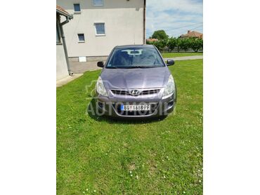 Hyundai i20 1.2 DOHC 5VR L, 2.950 €, 2009. Hečbek, Benzin | 1248 cm3, 215.630 km, 57kW (77 KS), Manuelni 5 brzina, 4/5 vrata, 5 sedišta, Mladenovac