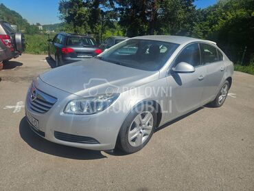 Opel Insignia, 3.990 €, 2011. Limuzina, Dizel | 1956 cm3, 245.000 km, 96kW (131 KS), Automatski / poluautomatski, 4/5 vrata, 5 sedišta, Beograd