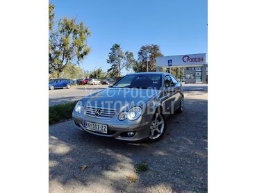 Mercedes Benz C 160 sport edition, 4.925 €, 2006. Kupe, Benzin | 1796 cm3, 162.000 km, 90kW (122 KS), Manuelni 6 brzina, 2/3 vrata, 4 sedišta, Novi Sad