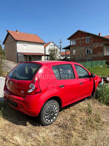 Dacia Sandero 2009. god. -  kompletan auto u delovima
