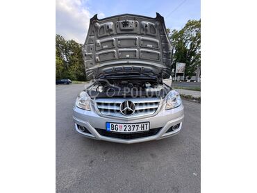 Mercedes Benz B 180 TEK. REG. CELU GOD, 3.300 €, 2009. Monovolumen (MiniVan), Dizel | 1991 cm3, 267.842 km, 80kW (109 KS), Manuelni 6 brzina, 4/5 vrata, 5 sedišta, Beograd