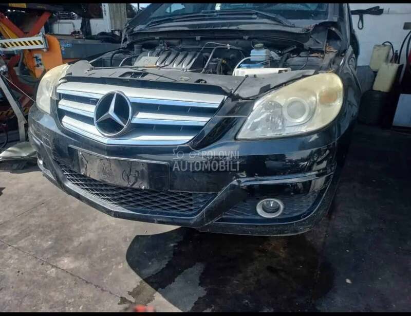 Branik prednji zadnji za Mercedes Benz B Klasa od 2008. do 2011. god.
