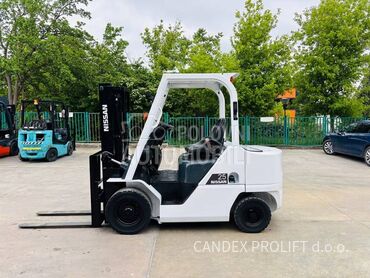 Nissan 2500 kg.Garancija 12 m, 10.500 €, 2015. , Viljuškar, Dizel, 3000 cm3, 70kW (95 KS), Automatski menjač, Zemun
